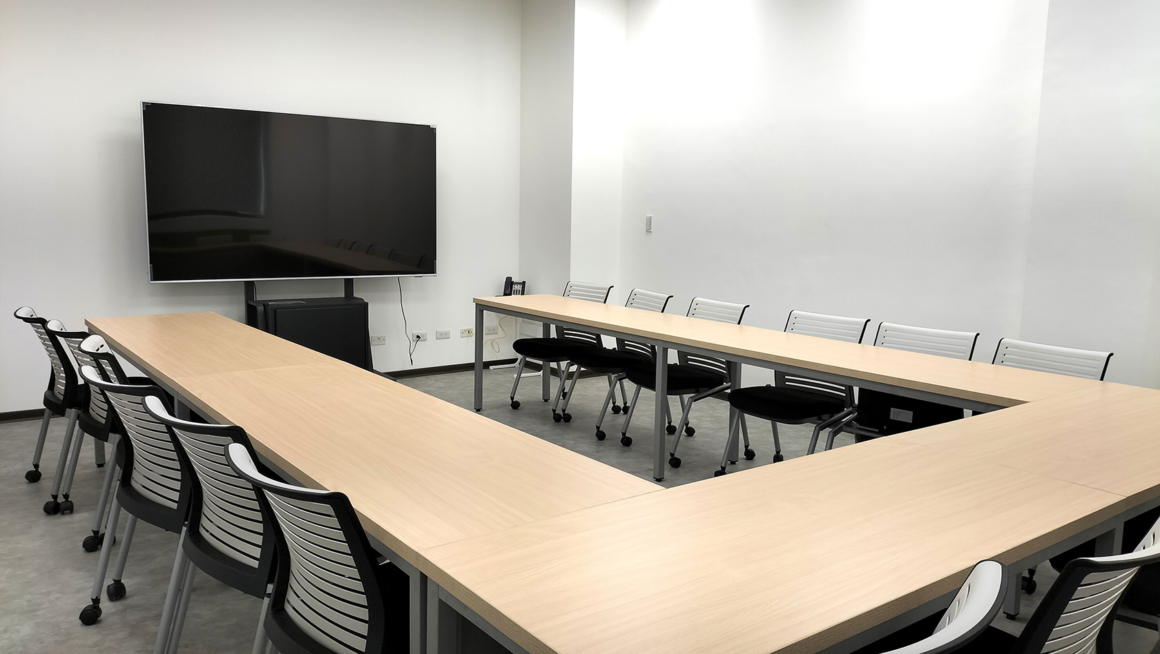 A409 碩班研討專用教室